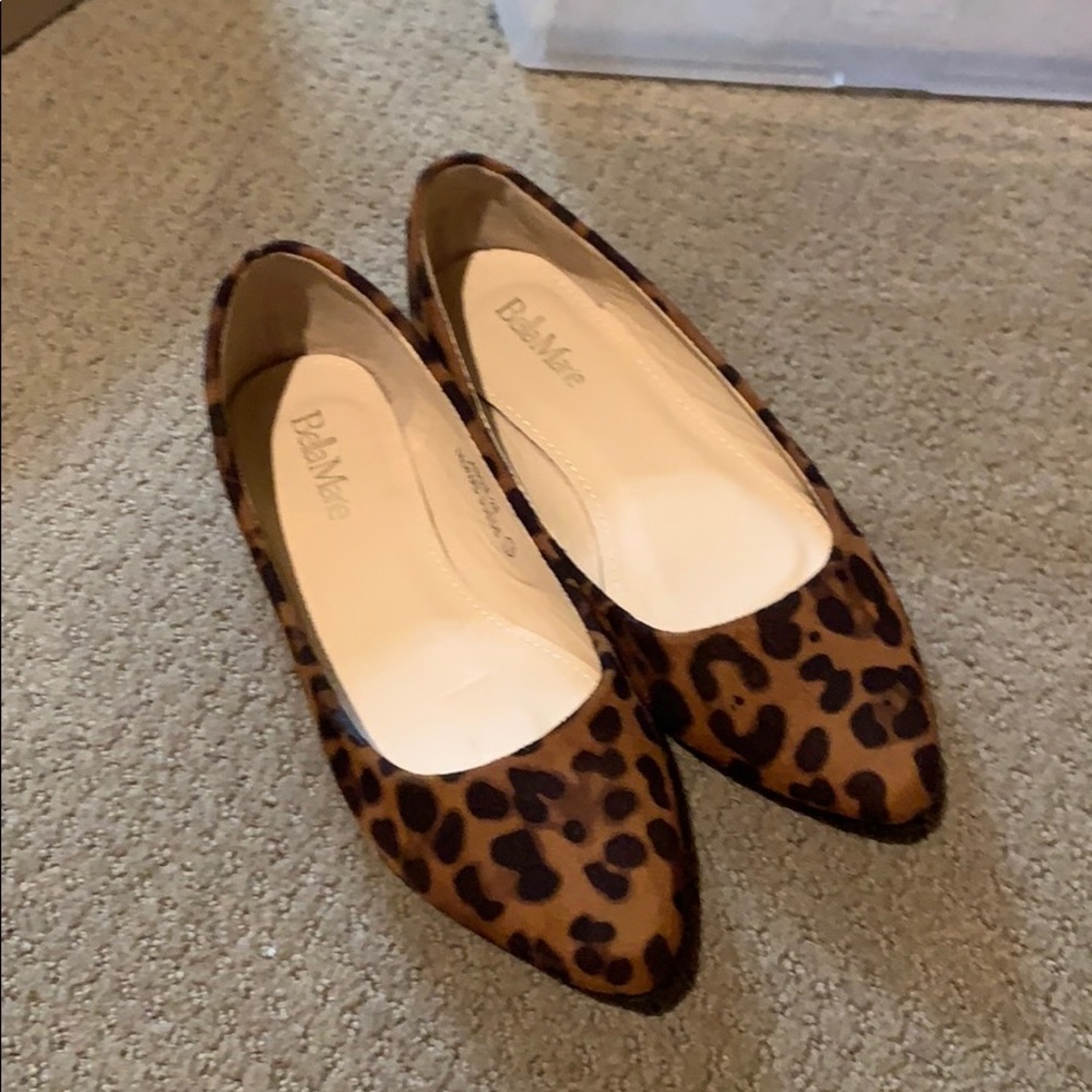 Bella Marie suede flats size 7.5
